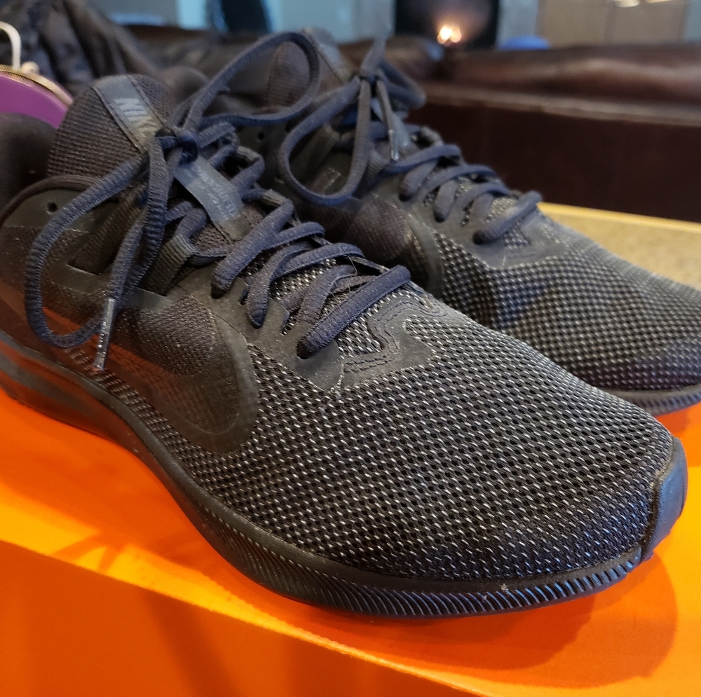 Nike Downshifter Sneaker in Black- Size 8.5